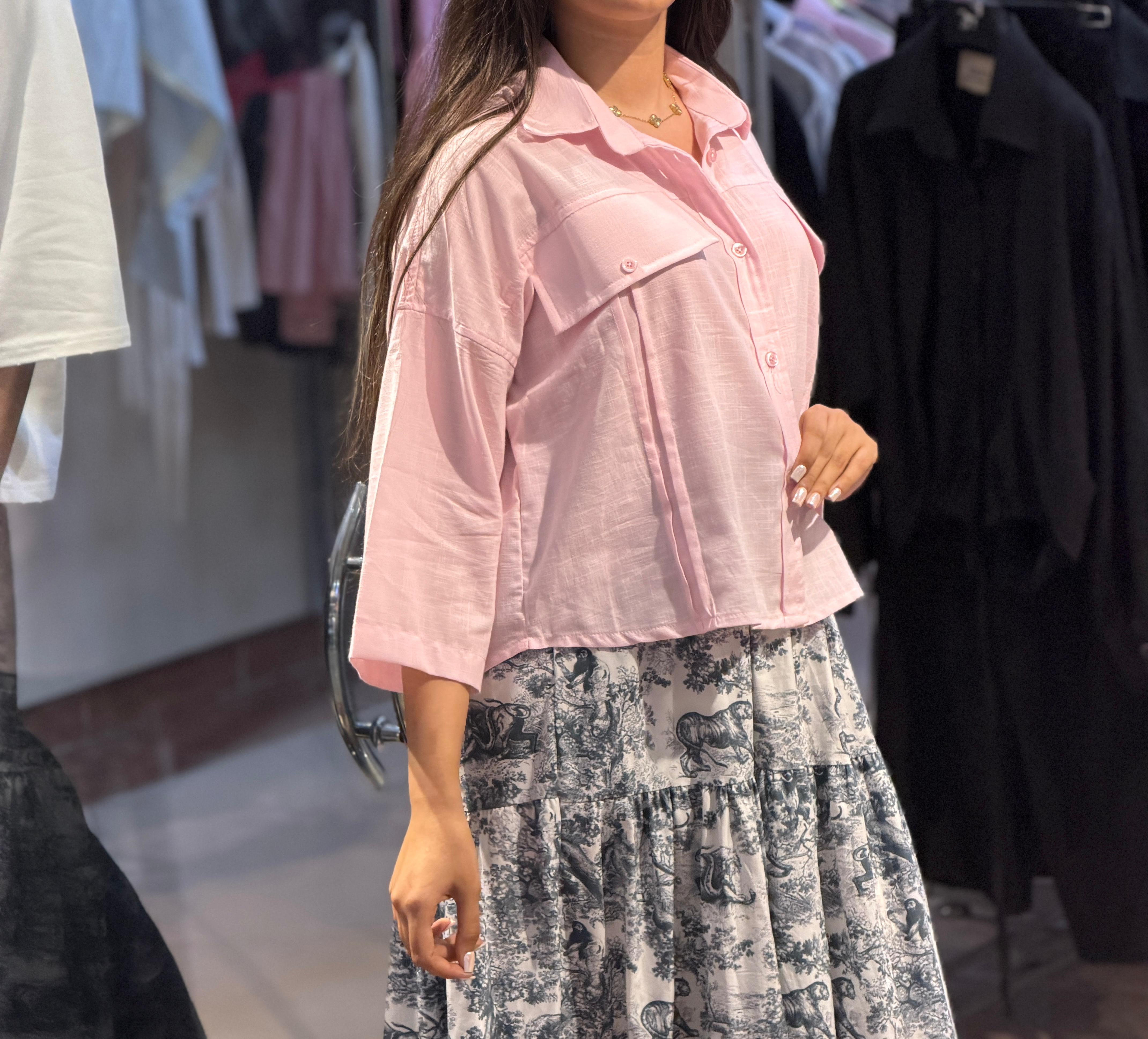 شومیز زنانه مدل دوجیب چین دار کد۲۰۲۰